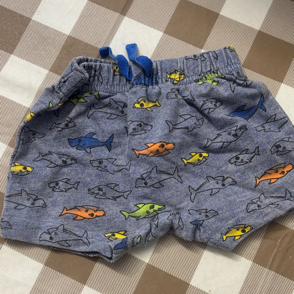 🟢10/$10 - Kids Shark Print Shorts